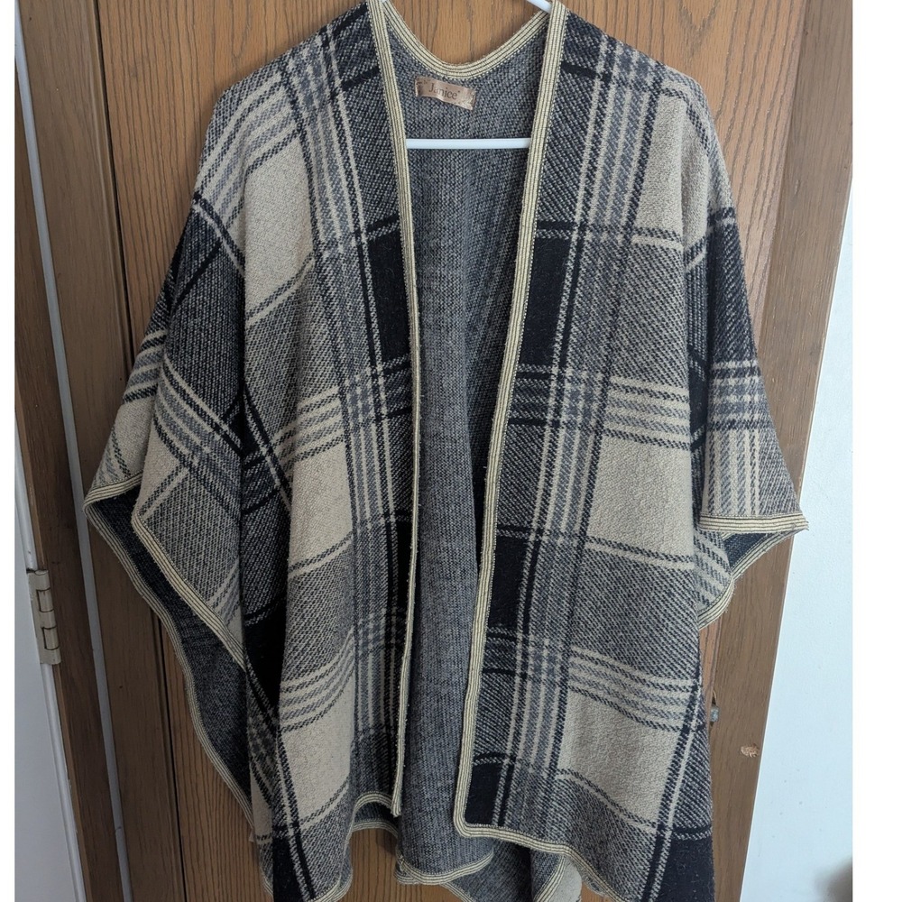 Janice Plaid Knit Poncho Wrap Grey Black Cream Open Front Draped Shawl One Size